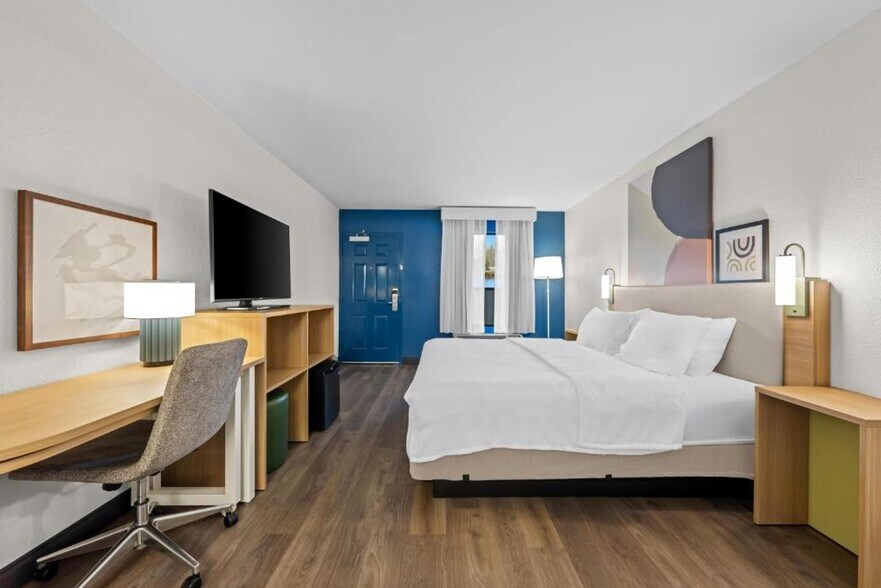 More Photos Of 3402 Winfield Dunn Pky, Kodak Hotel For Sale