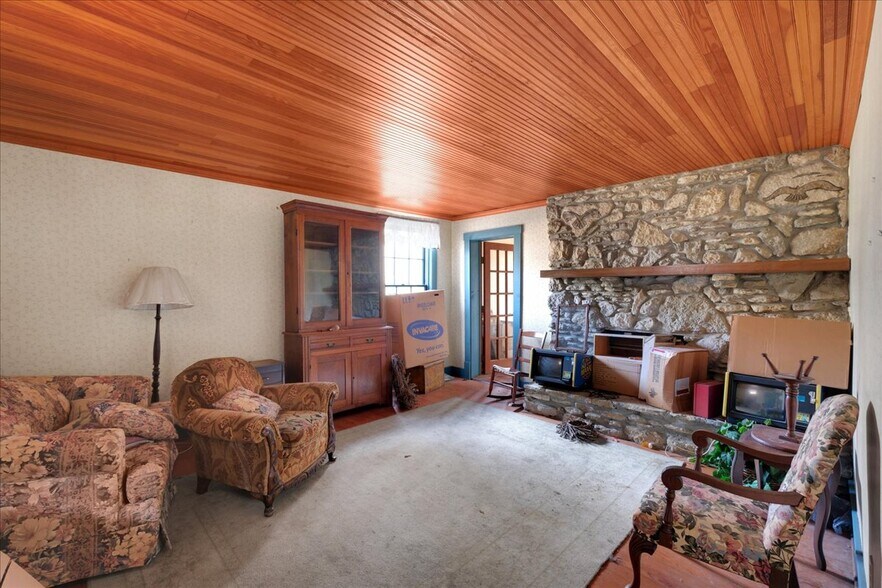 More Photos Of 9512 National Turnpike, Fairdale Land For Sale