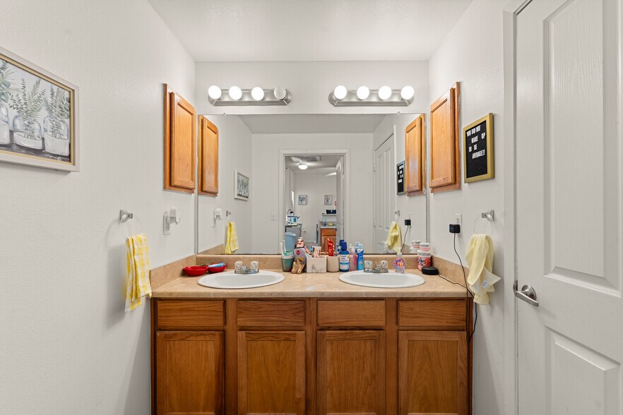 More Photos Of 1500 S Avenue K, Portales Multifamily For Sale