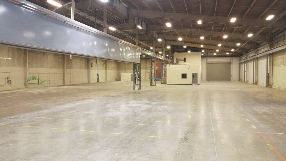 More Photos Of 63 Water St, Fall River Warehouse For Lease