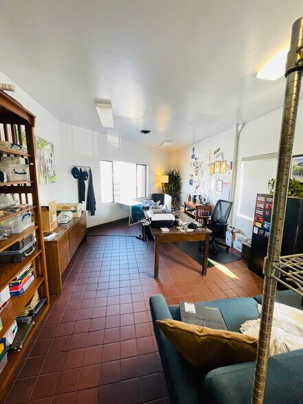 More Photos Of 4348 Fountain Ave, Los Angeles Restaurant For Lease