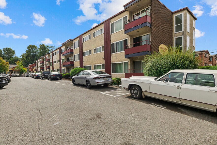 More Photos Of 4803 S Henderson St, Seattle Apartments For Sale