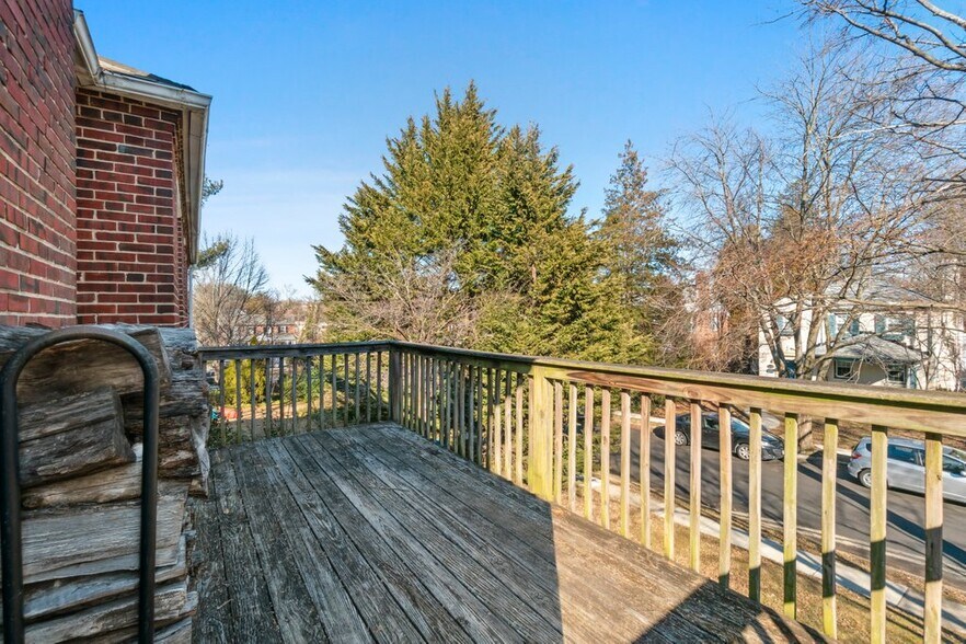 More Photos Of 310 Gittings Ave, Baltimore Apartments For Sale