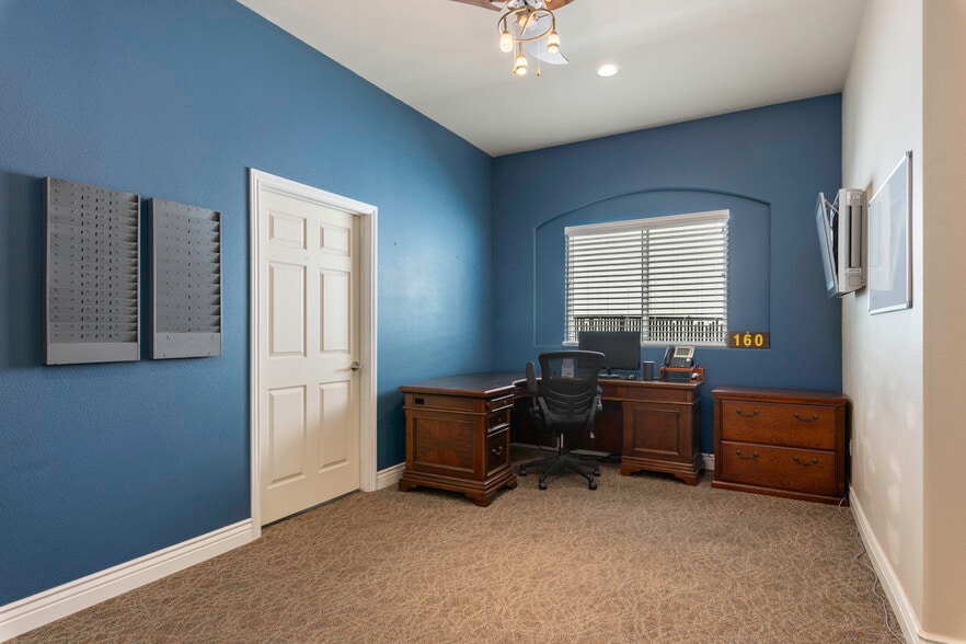 More Photos Of 2480 S Main St, Lakeport Office For Sale