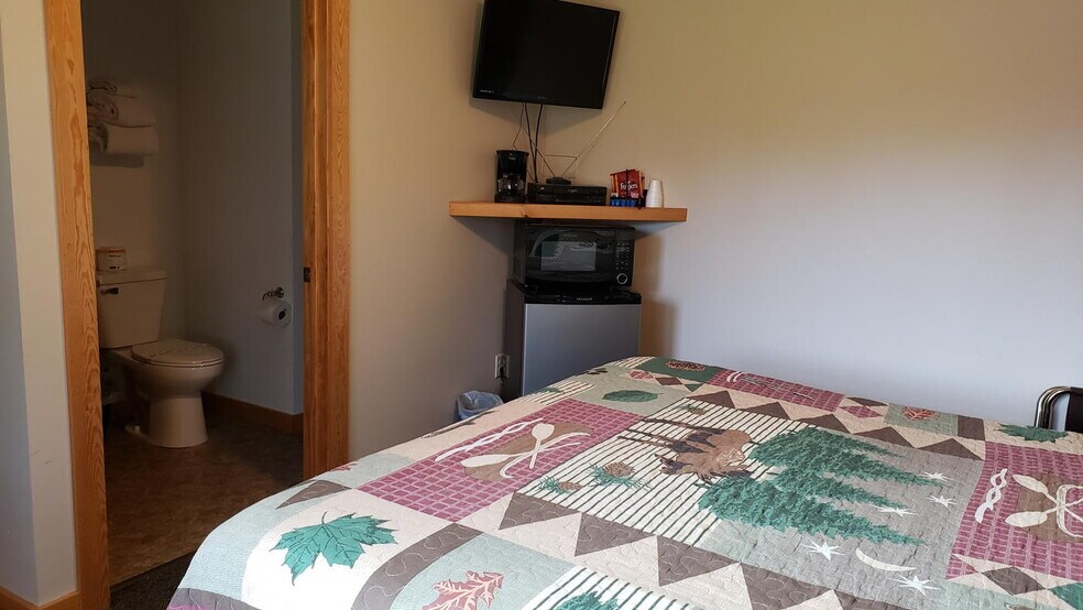 More Photos Of 9000 Congdon Blvd, Duluth Hotel For Sale