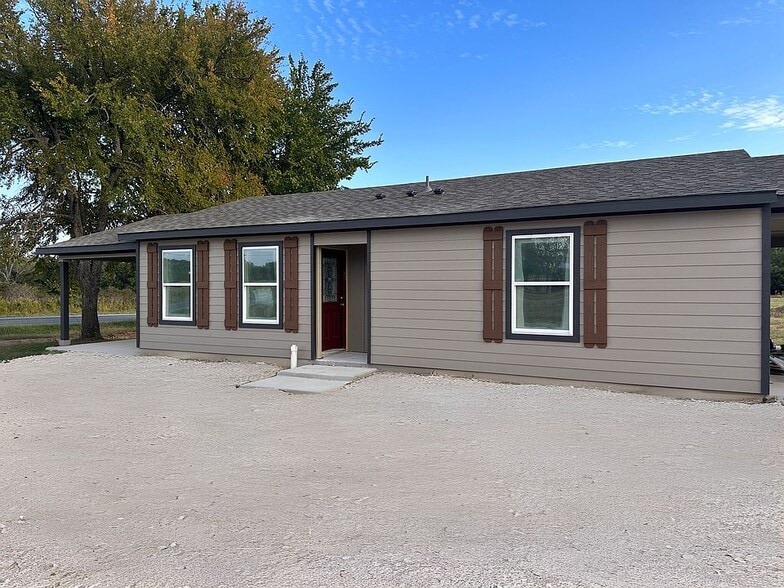 Primary Photo Of 1452 County Road 182, Gainesville Multifamily For Sale
