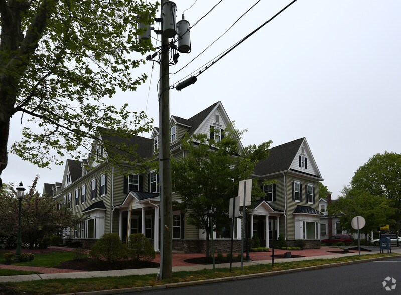 More Photos Of 605 Main St, Riverton Office For Lease