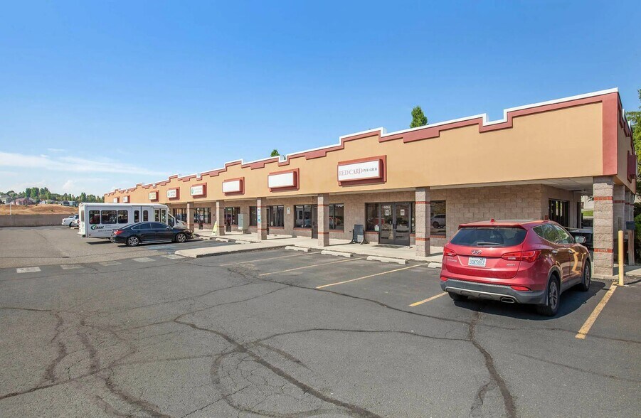 More Photos Of 588 SE Bishop Blvd, Pullman General Retail For Lease