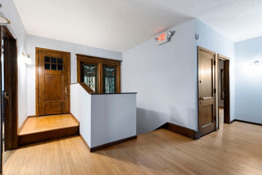 More Photos Of 3040 Lyndale Ave S, Minneapolis Office For Sale