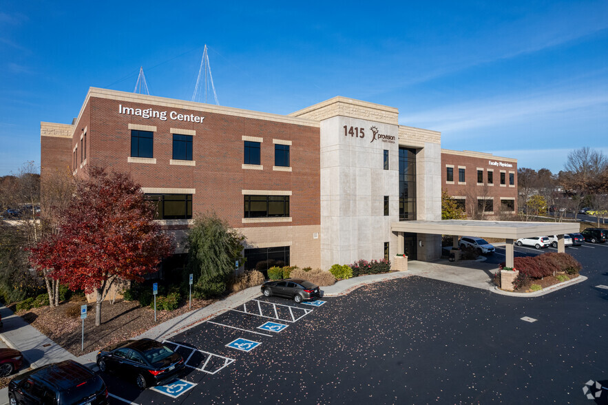 Primary Photo Of 1415 Old Weisgarber Rd, Knoxville Medical For Lease