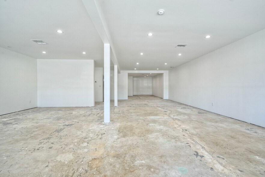 More Photos Of 1045 Main St, Ramona Freestanding For Lease