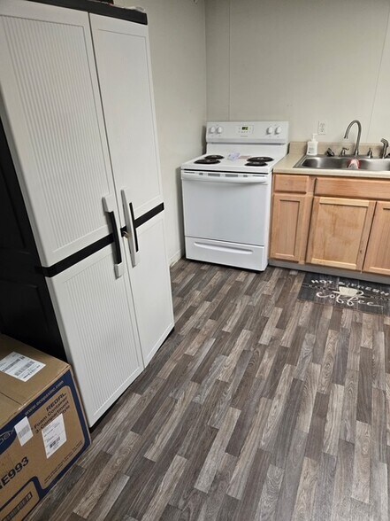 More Photos Of 109 Fontaine Dr, Ridgeway Funeral Home For Sale