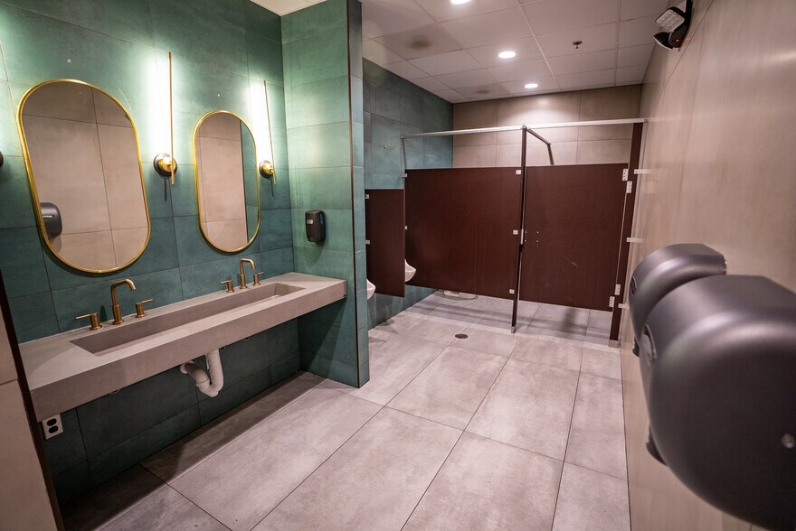 More Photos Of 319 York Rd, Towson Restaurant For Lease