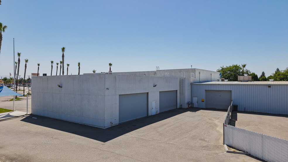 More Photos Of 4625 Wible Rd, Bakersfield Auto Dealership For Lease