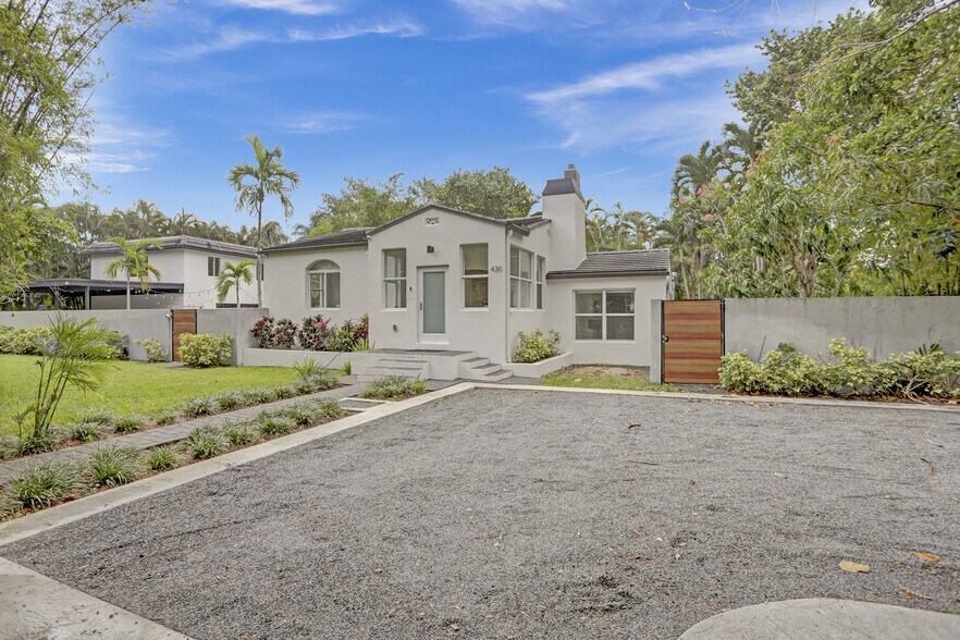 More Photos Of 430 Ne 121st St, Biscayne Park Movie Radio TVStudio For Sale