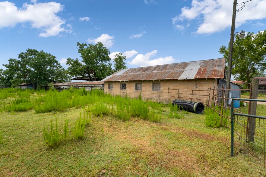 More Photos Of 14630 Hwy 105, Cleveland Land For Sale