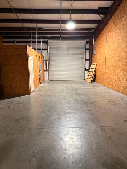 More Photos Of 2260 Dickinson Ave, Dickinson Warehouse For Lease