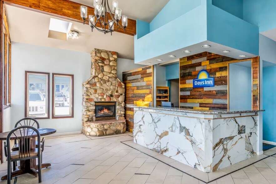 More Photos Of 903 Main St, Delta Hotel For Sale