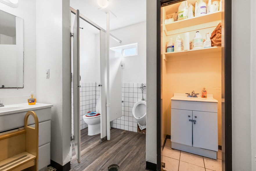 More Photos Of 671 9th St, Richmond Specialty For Sale