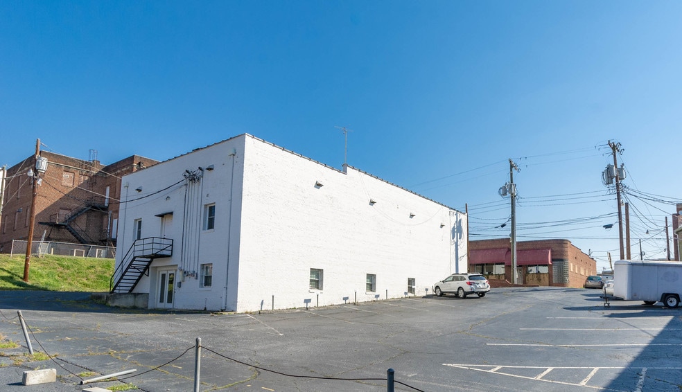 More Photos Of 215 Church St, Lenoir Office For Lease
