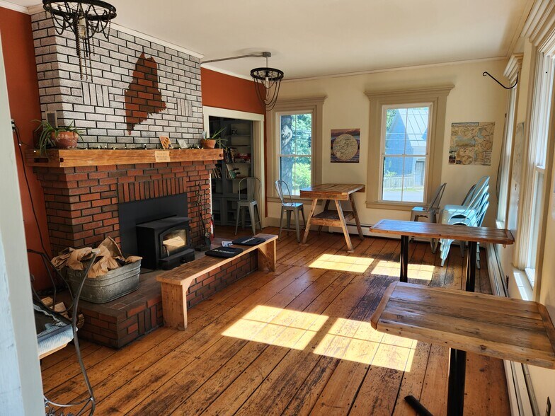More Photos Of 268 Main St, Kingfield Restaurant For Sale