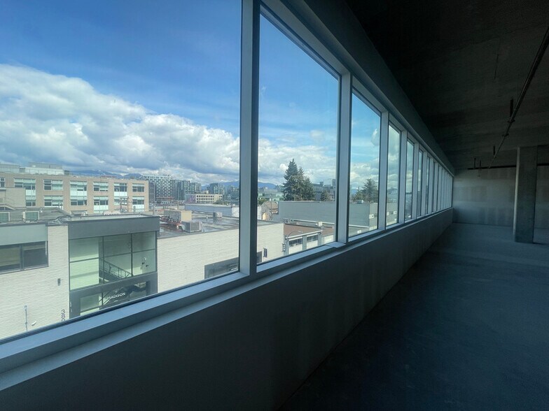 More Photos Of 2238 Yukon St, Vancouver Office For Lease