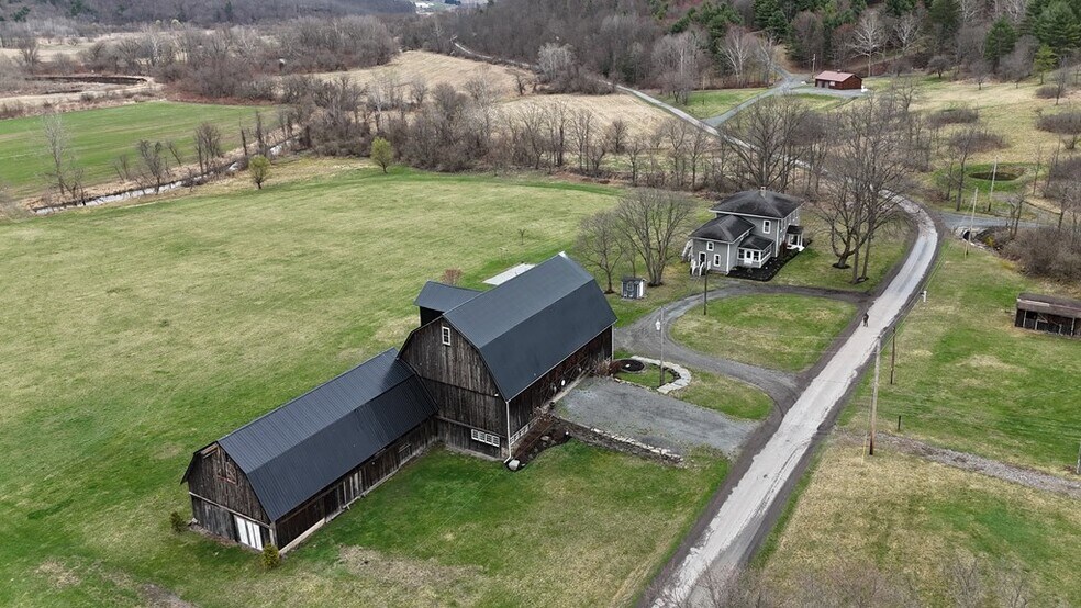 More Photos Of 211 Hanks Rd, Troy Hospitality For Sale