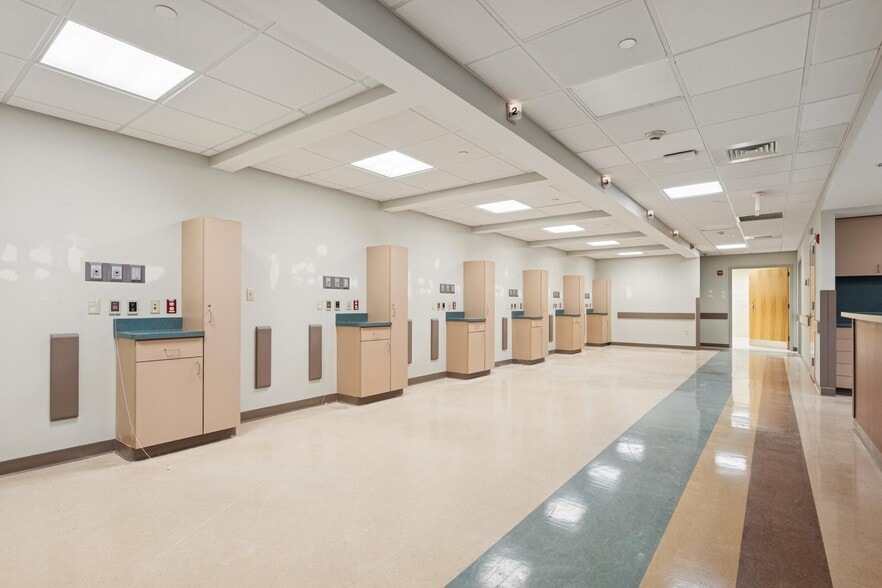 More Photos Of 2000 Grant Ave, Philadelphia Medical For Sale