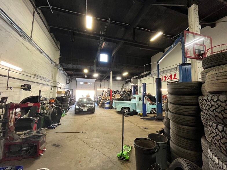 More Photos Of 108 Clematis Ave, Waltham Unknown For Lease