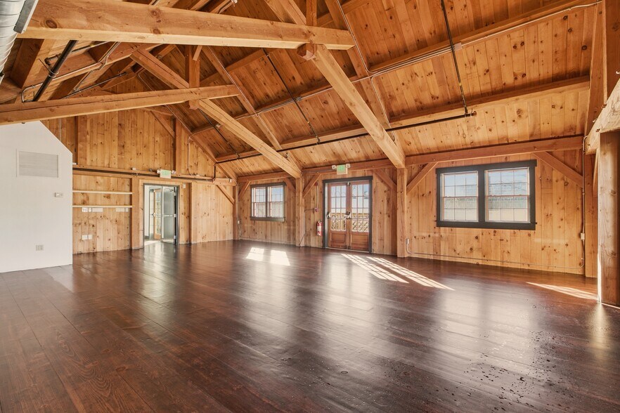 More Photos Of 140 Broadway, Newport Storefront Retail Residential For Lease