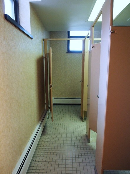 More Photos Of 329-331 S York Rd, Bensenville Daycare Center For Lease