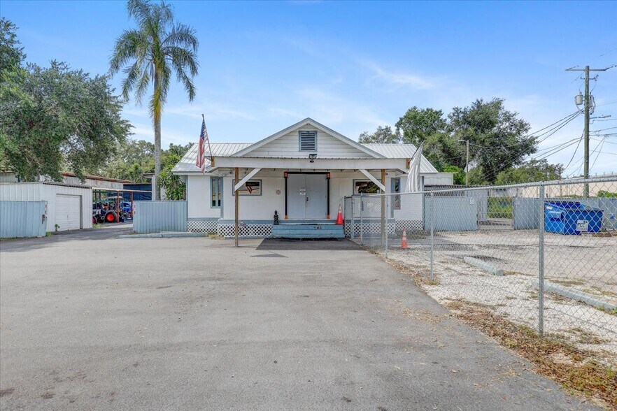 More Photos Of 11309 E US Highway 92, Seffner Warehouse For Sale