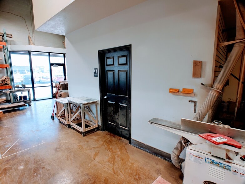 More Photos Of 215 N Redwood Rd, North Salt Lake Flex For Sale