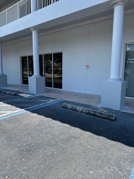 More Photos Of 5310 Clark Rd, Sarasota Medical For Lease