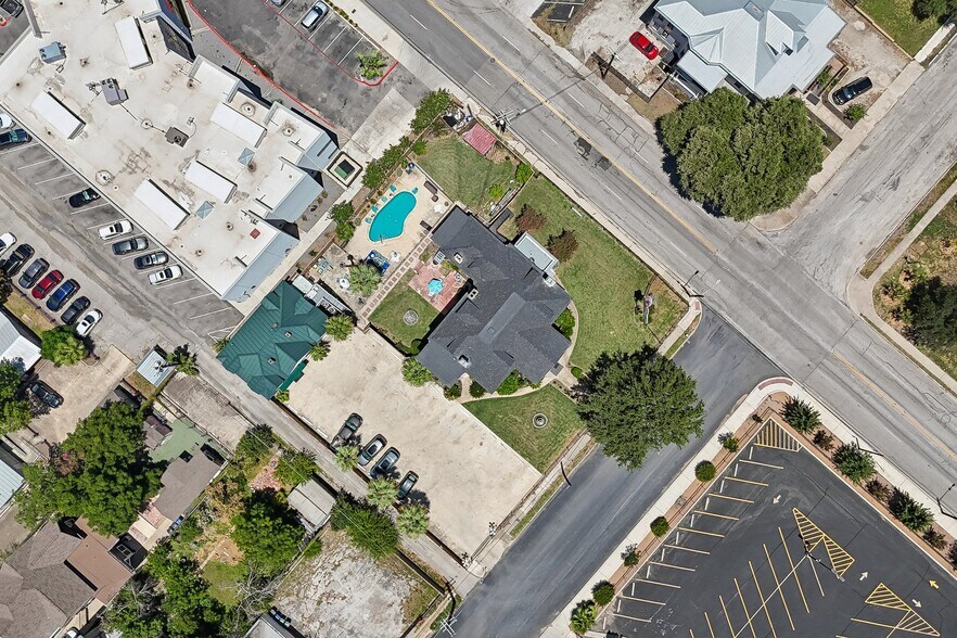 More Photos Of 421 Howard St, San Antonio Hospitality For Sale
