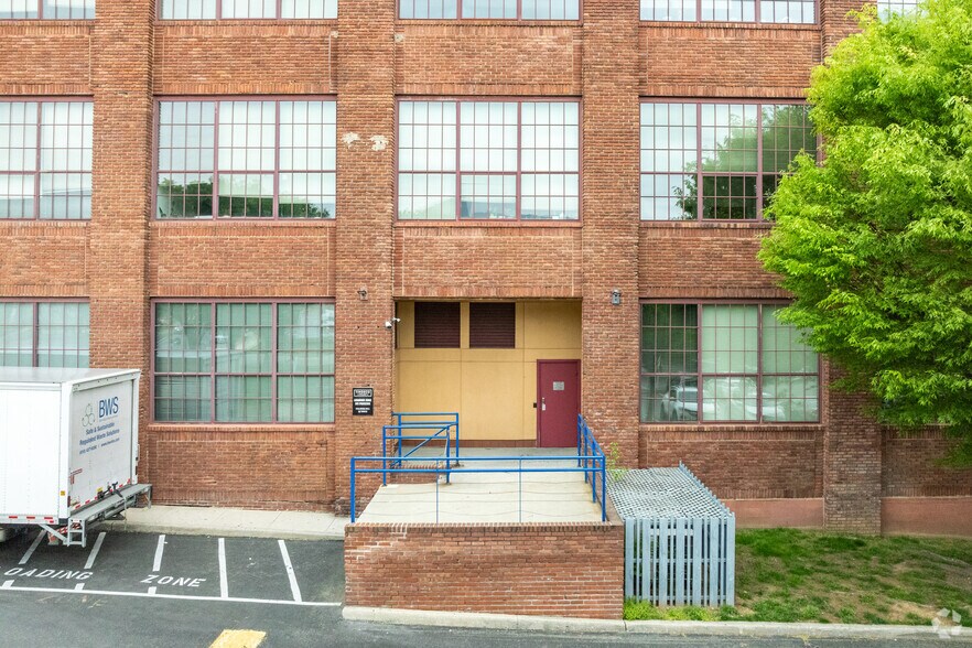 More Photos Of 2809 Boston St, Baltimore Apartments For Lease