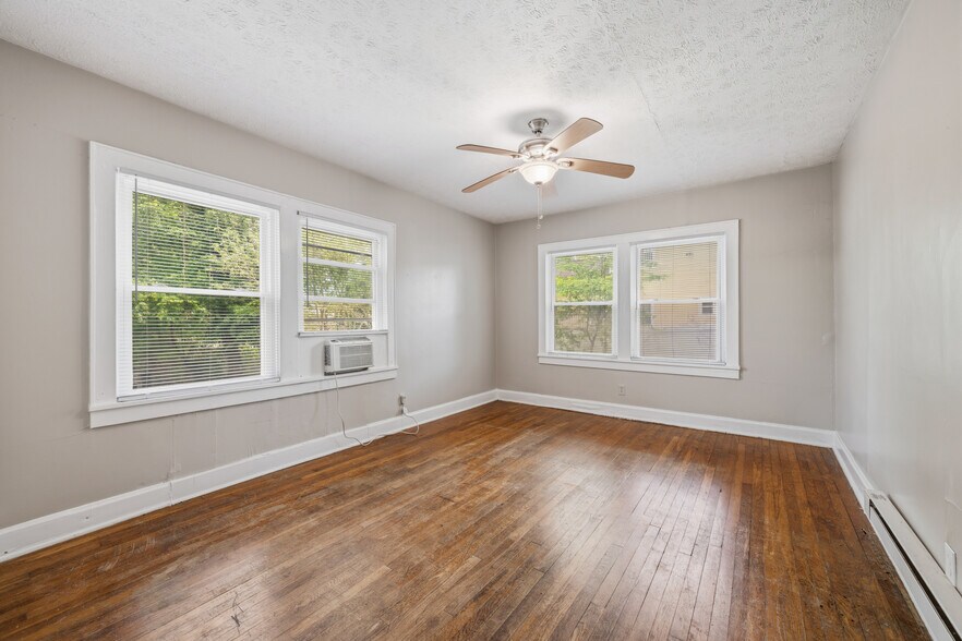 More Photos Of 419 Belmont Ave, Shelbyville Multifamily For Sale