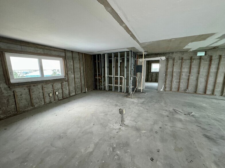 More Photos Of 6530 Estero Blvd, Fort Myers Hotel For Sale