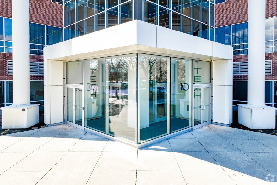 More Photos Of 100 Technology Center Dr, Stoughton Office For Lease