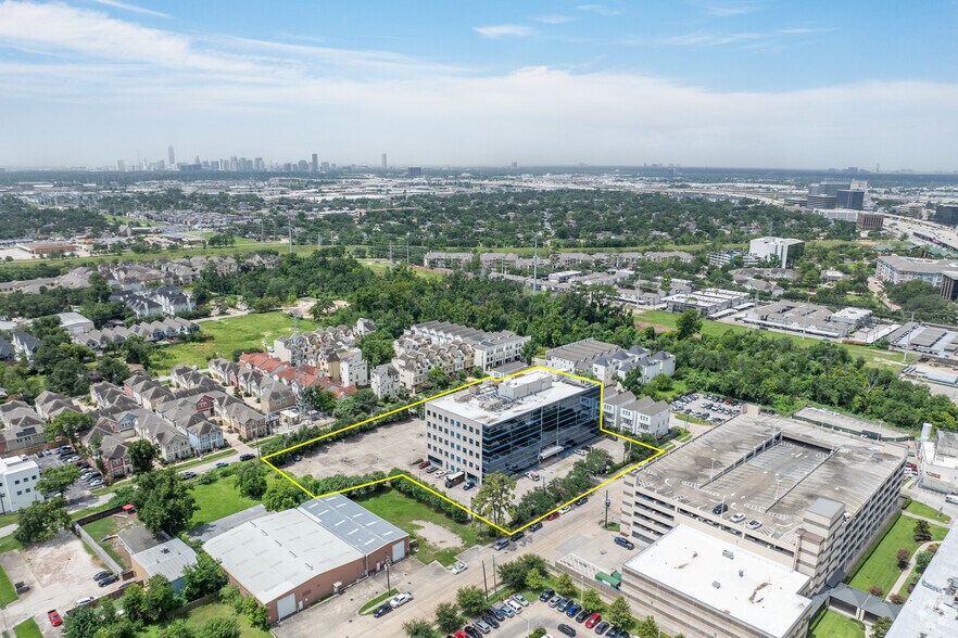 More Photos Of 1800 W 26th St, Houston Medical For Lease