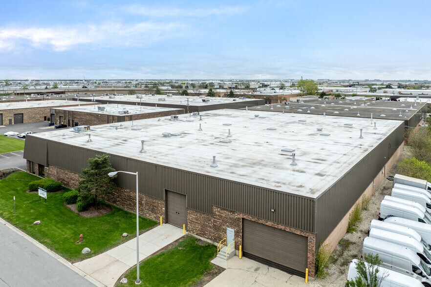 More Photos Of 887-895 Sivert Dr, Wood Dale Warehouse For Lease