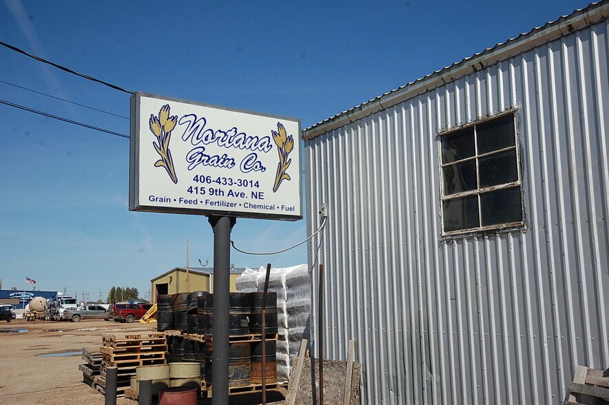 More Photos Of 415 9th Ave NE, Sidney Distribution For Sale