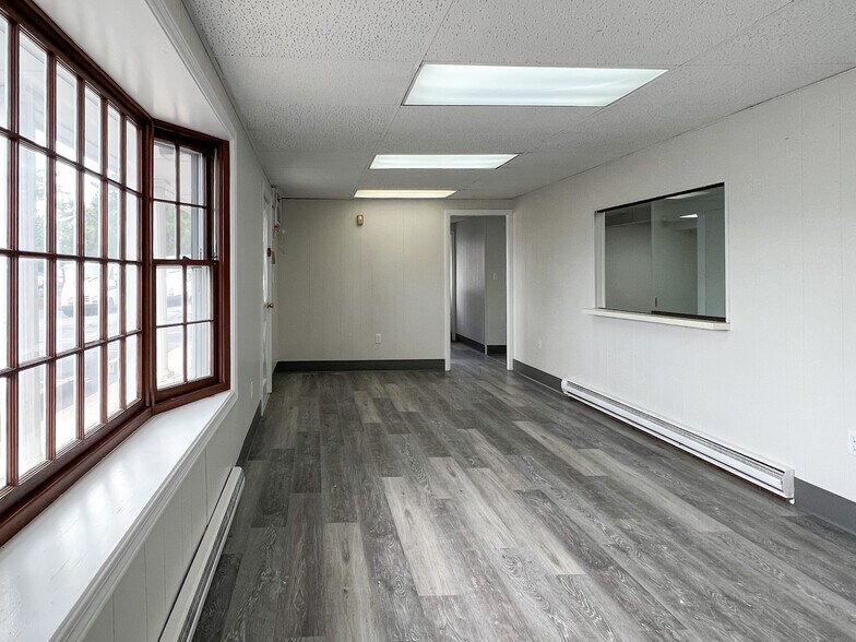 More Photos Of 265 Winn St, Burlington Office Residential For Lease