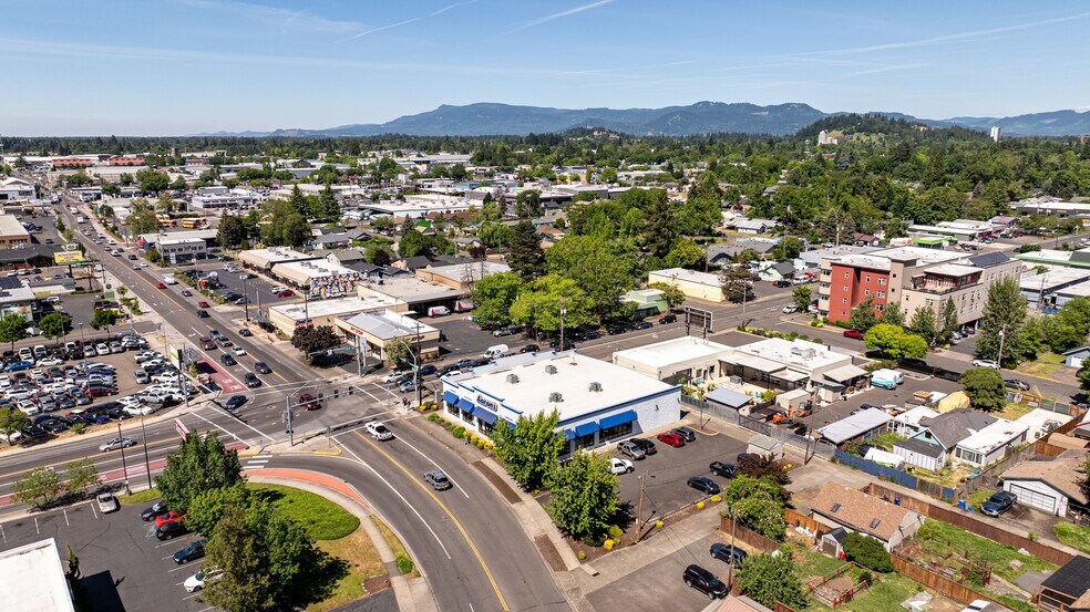 More Photos Of 1990 W 11th Ave, Eugene Freestanding For Sale
