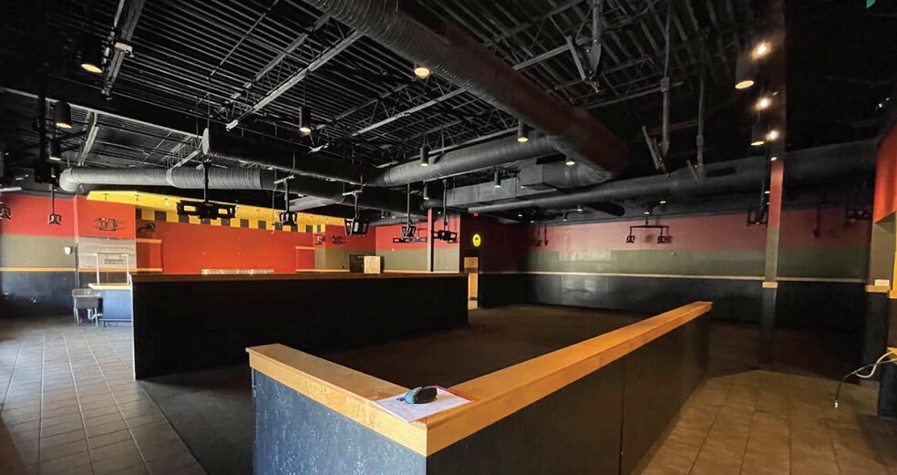 More Photos Of 2530 Sardis Rd N, Charlotte Restaurant For Lease