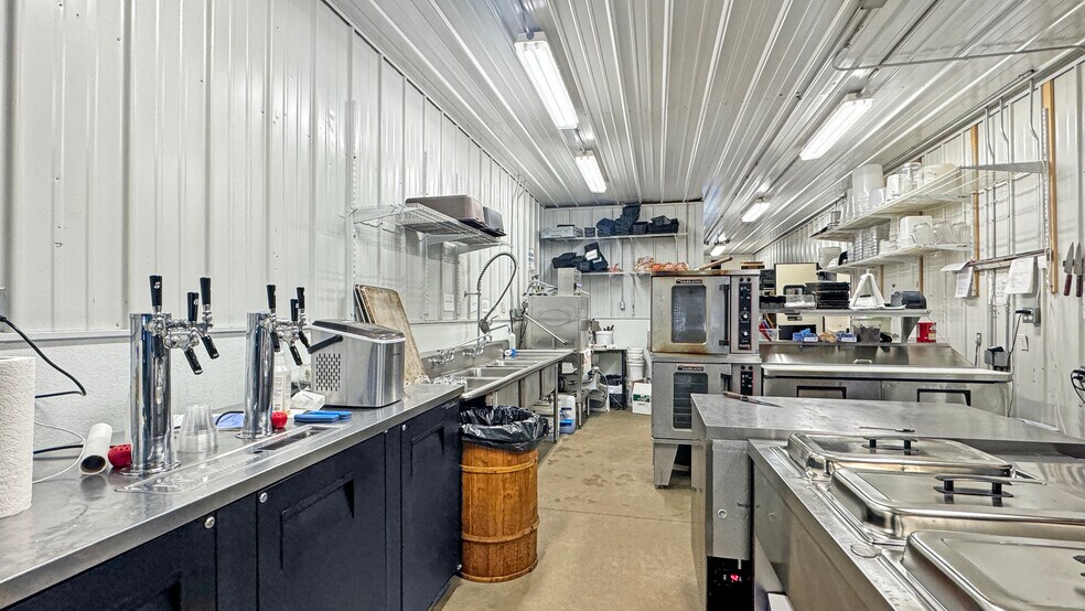 More Photos Of 916 S Mitchell St, Cadillac Restaurant For Sale