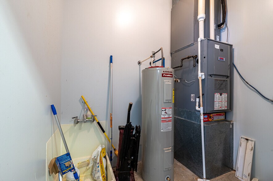 More Photos Of 1366 S Wabash St, Wabash Office For Sale