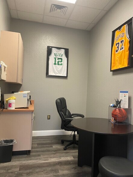 More Photos Of 2404 Smith Ranch Rd, Pearland Medical For Lease