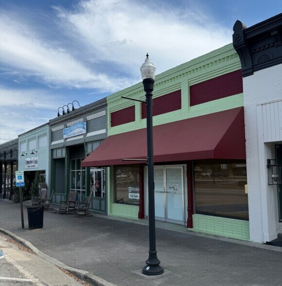 More Photos Of 18 SE Broad St, Metter General Retail For Sale