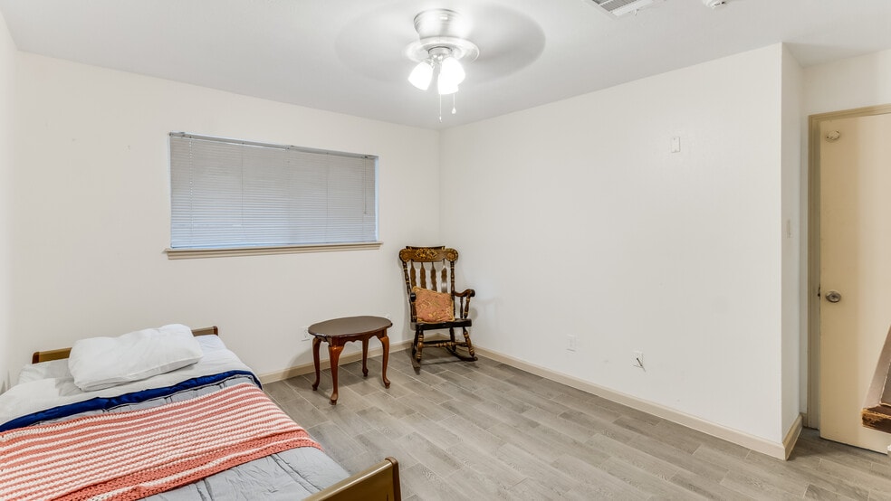 More Photos Of 5807 Old Lodge Dr, Houston Assisted Living For Sale